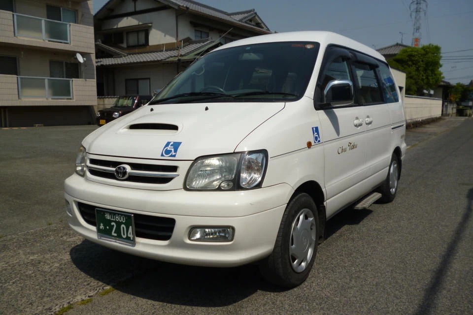 リフト付き福祉タクシー（患者等搬送車両）の画像