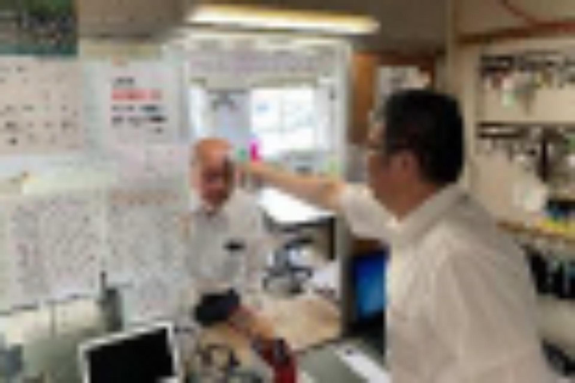 検温している様子